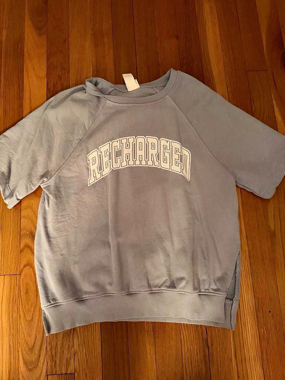 Graphic Sweatshirt in Gray Like New